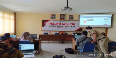 Pelatihan TIK bagi Perangkat Desa