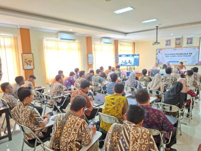 Pelatihan Pengelola TIK dan Admin Desa Online